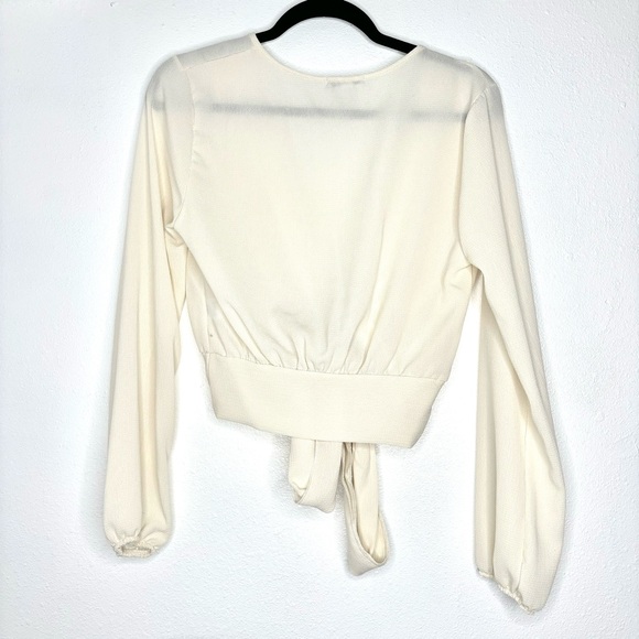 Fashion nova medium cream colored cropped top - Picture 2 of 6